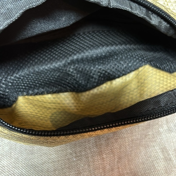 Nike Small Pack Bag UNISEX NWOT - Picture 9 of 12